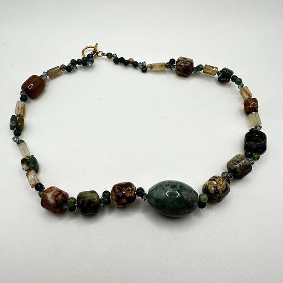 16” Agate stone and crystal accent beaded necklace! - Picture 10 of 11